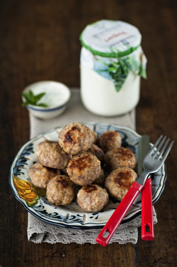 POLPETTE ALLO YOGURT CON TZATZIKI