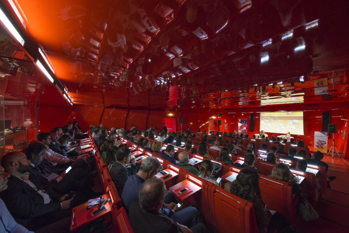 ADOBE DIGITAL BRIEFING #6