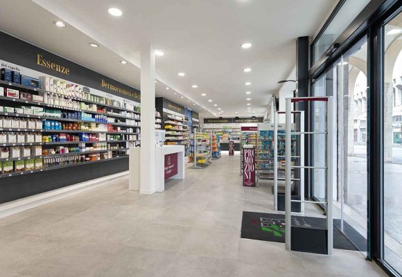 Farmacia Comunale di Livorno su progetto Zanchettin #1